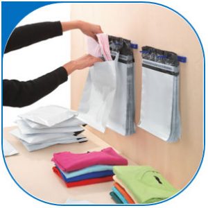 Gebundelde plastic enveloppen