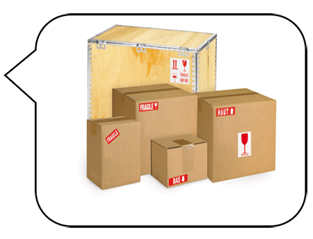 Kartonnen dozen en exportkisten met verzendlabels